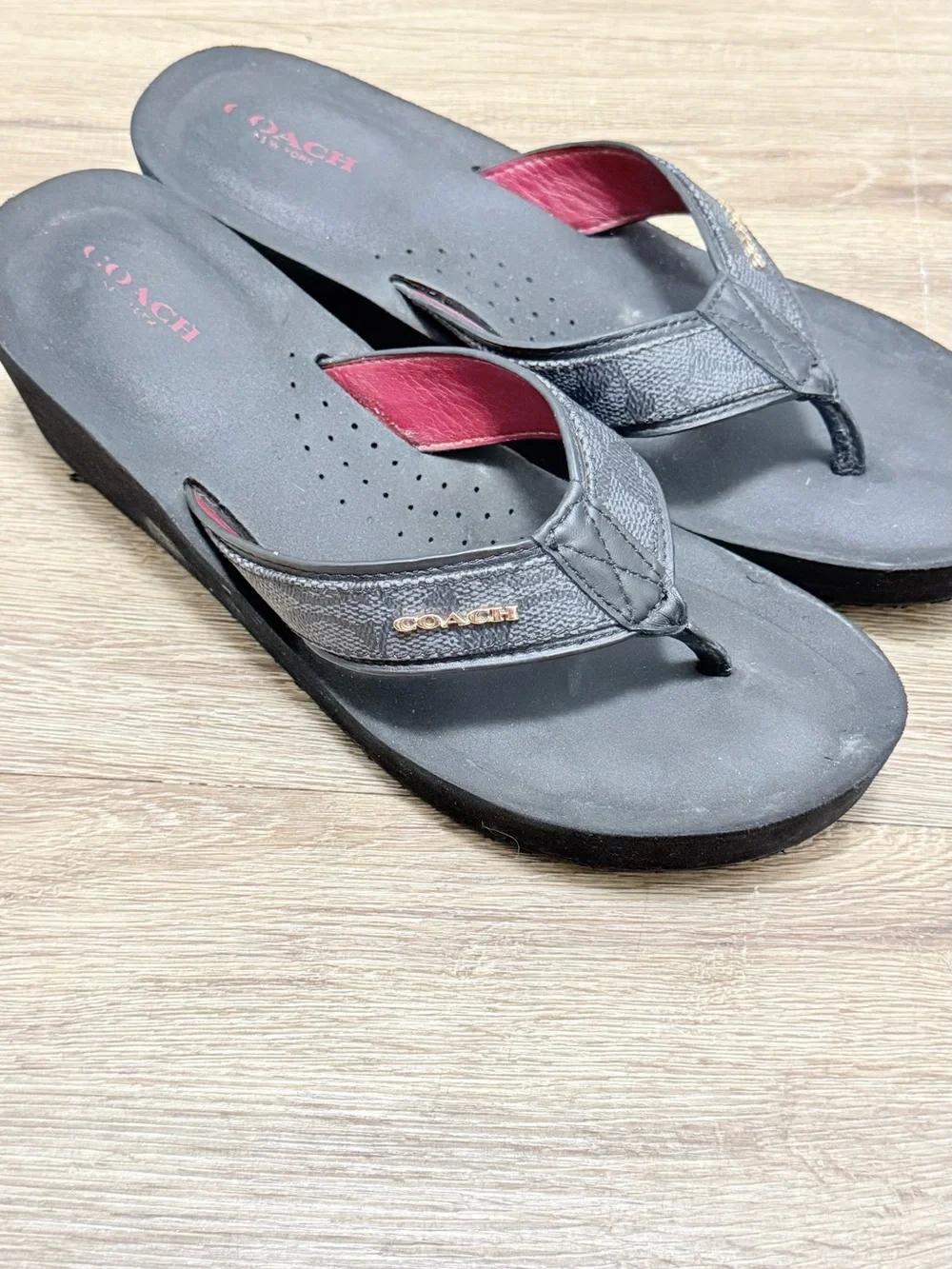 Y2K COACH Black Thong Sandals with Red Accent